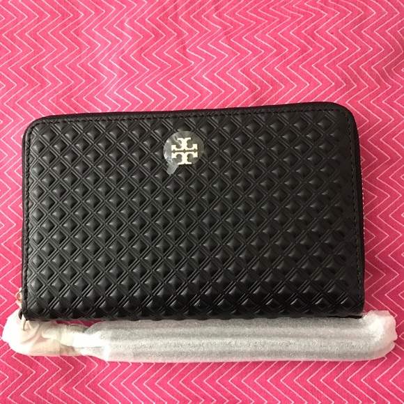 Tory Burch Accessories - BRAND NEW Tory Burch wristlet